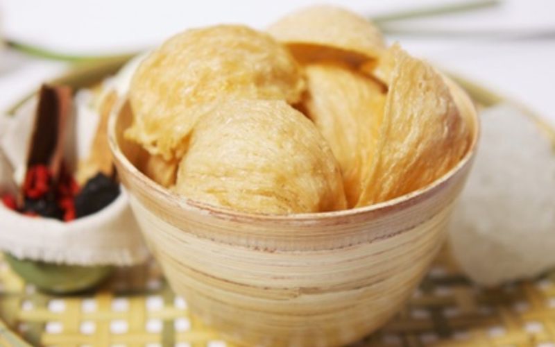 Tổ yến tẩm đường có màu vàng