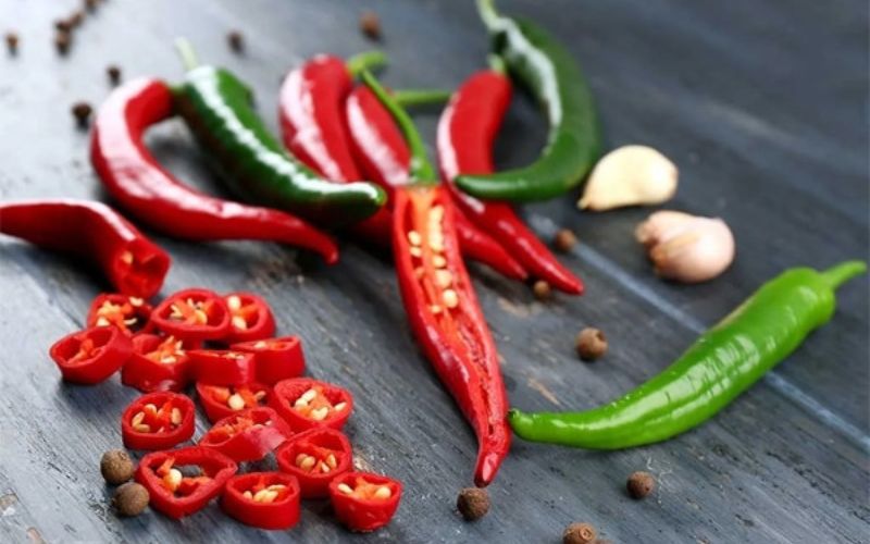Tránh dùng yến chung với những nguyên liệu cay nóng